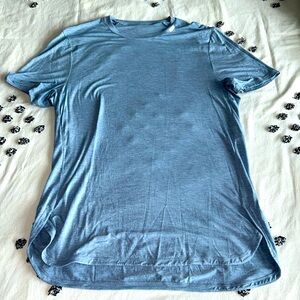 Lululemon T-Shirt